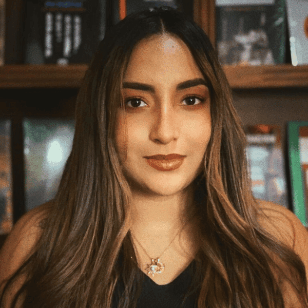 Retrato de Valentina Chalarca, autora de los tres libros de HABITAR(ME).