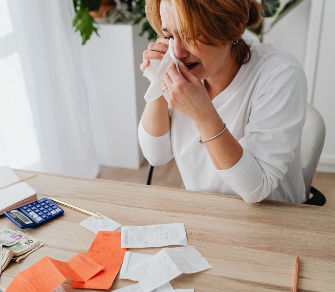 Ansiedad económica: la culpa y el miedo que heredaste sobre el dinero